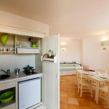 Relaxing Baia Dei Mirti B4 1 Bedroom Sleeps 4 -bilo-4 Apartment *