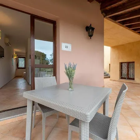 Relaxing Baia Dei Mirti B4 1 Bedroom Sleeps 4 -bilo-4 Apartment Vignola Mare