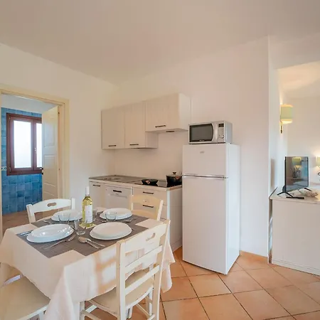 Relaxing Baia Dei Mirti B4 1 Bedroom Sleeps 4 -bilo-4 Apartmán *