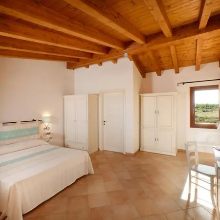 Relaxing Baia Dei Mirti B4 1 Bedroom Sleeps 4 -bilo-4